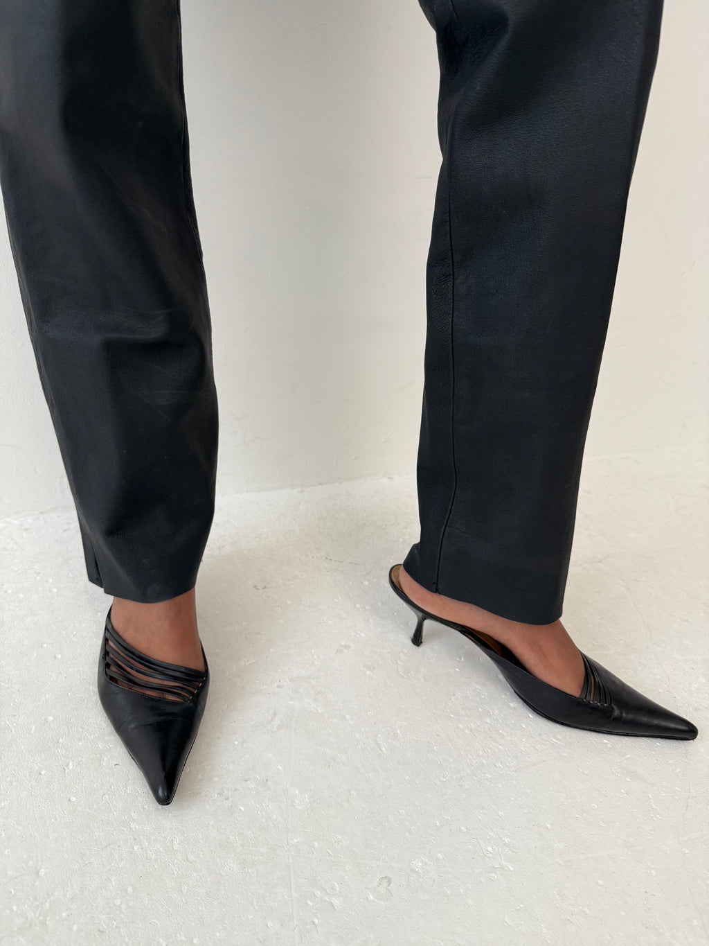 Leather pumps