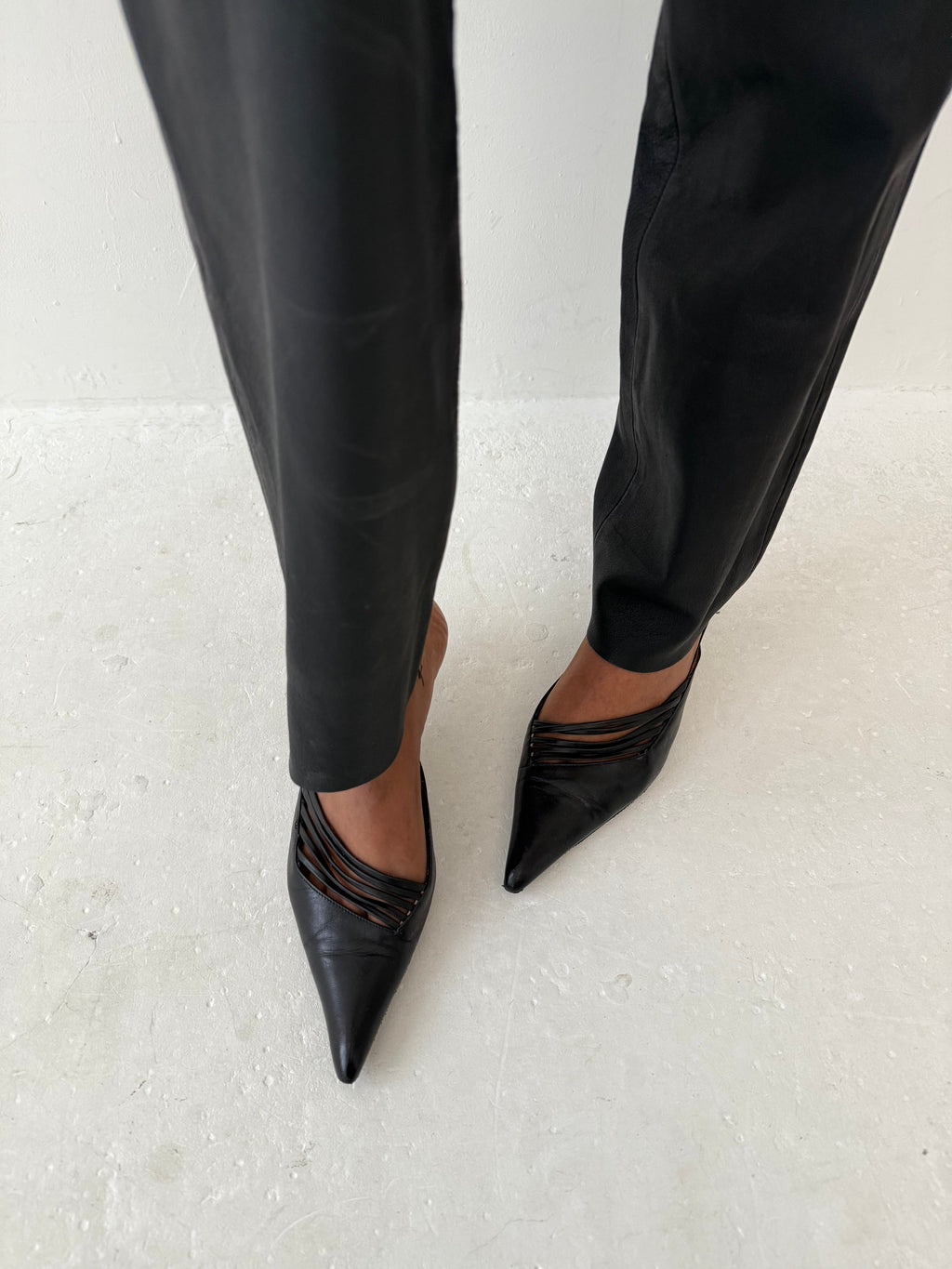 Leather pumps
