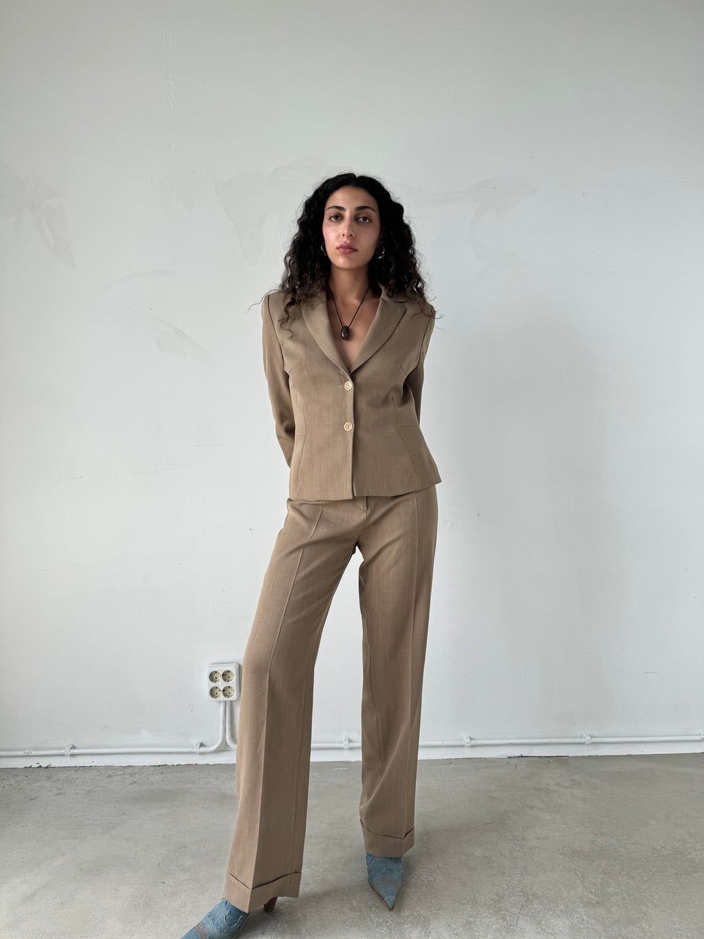 OATMEAL SUIT