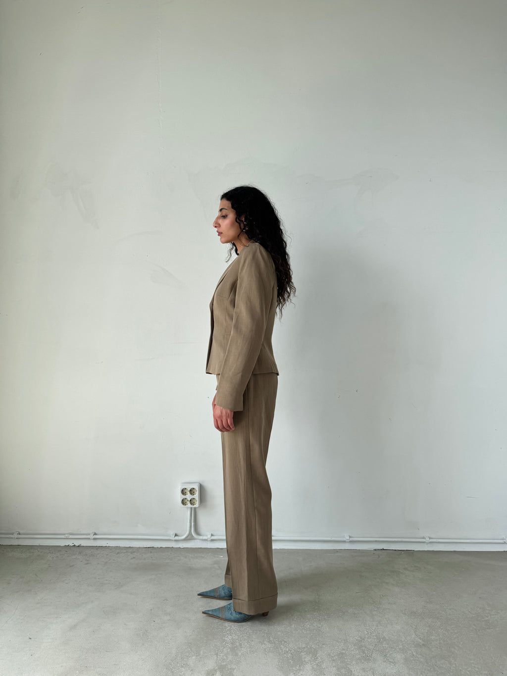 OATMEAL SUIT